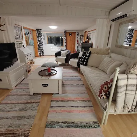 Rentola Lapland - Private And Cozy Beach Cottage - Northern Lights - Sauna * ロヴァニエミ